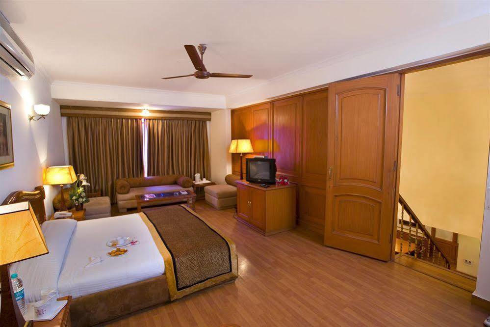 The Bmk Hotel Greater Kailash دلهي المظهر الخارجي الصورة