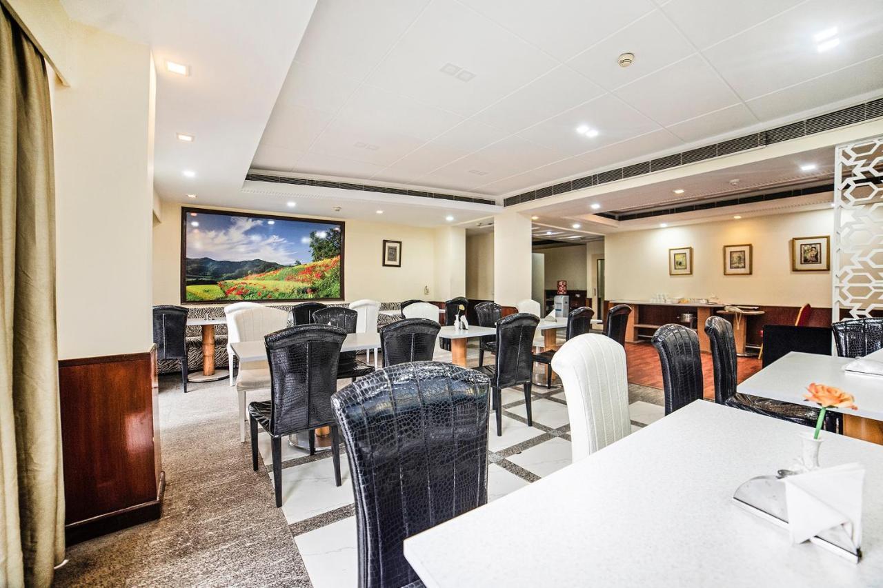 The Bmk Hotel Greater Kailash دلهي المظهر الخارجي الصورة